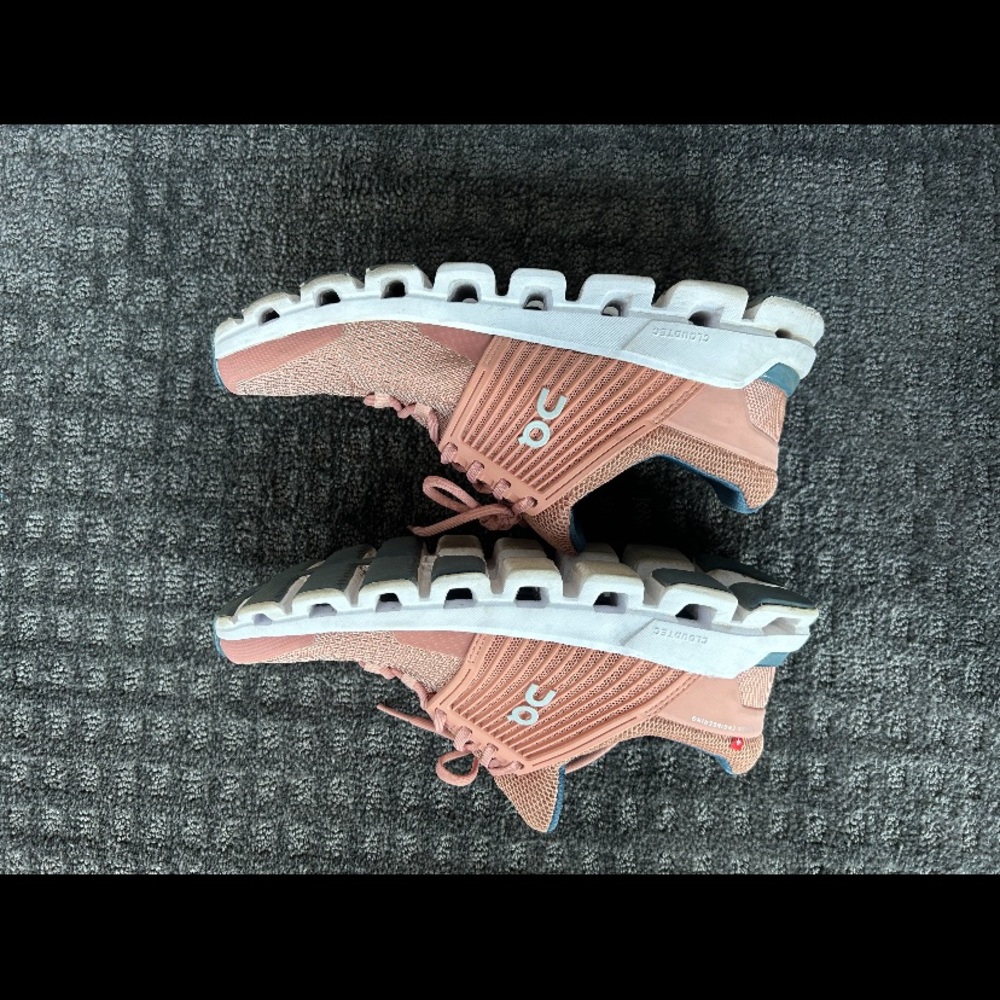 Pink ons cloud swift